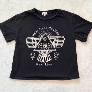 Cali Baby  Real Eyes Realize real lies Crop Tee Shirt Womens Small Black Y2K